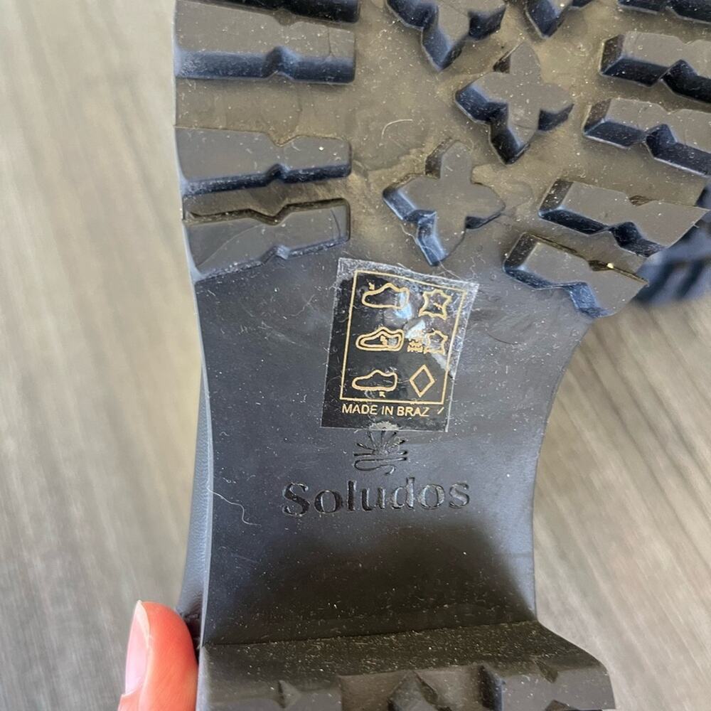 NWOT Soludos Chelsea boots. Size 5 - Picture 7 of 7